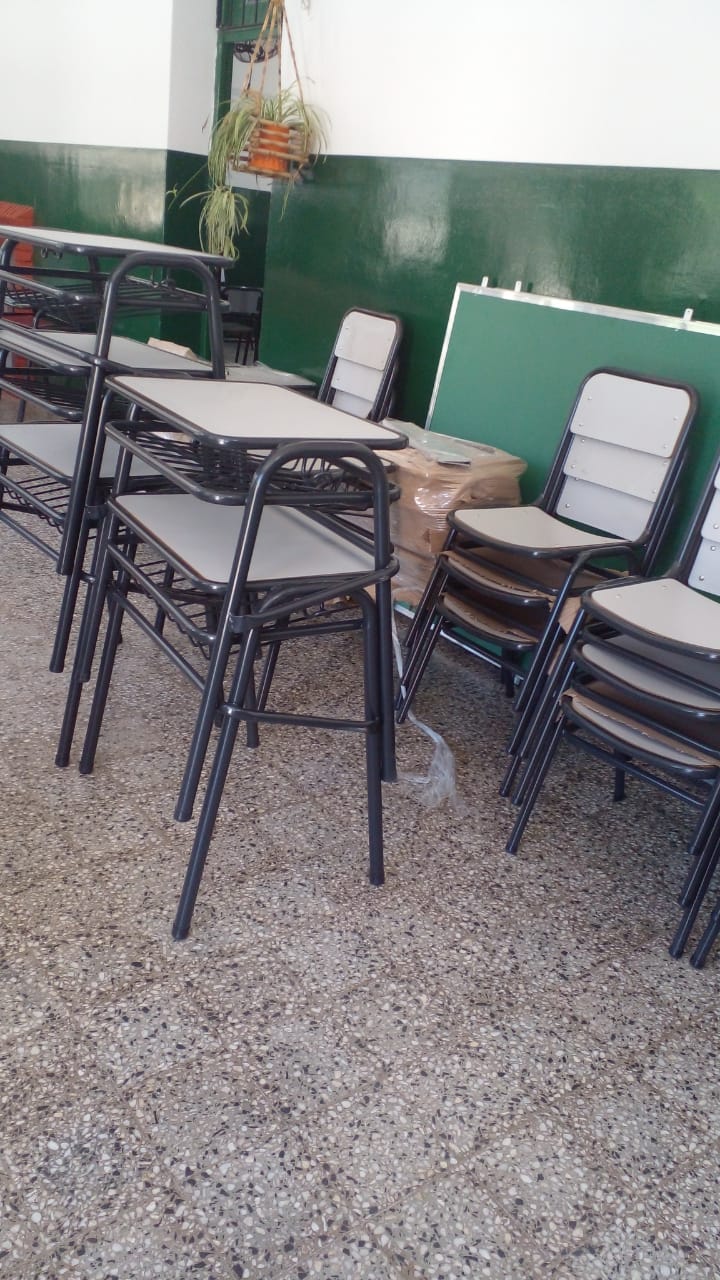 Educacion entrego mobiliario a escuelas secundarias rurales