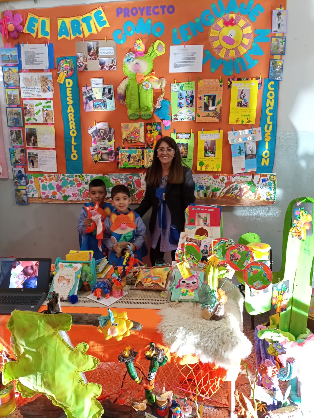 Gran marco de publico para la Feria de Educacion de las escuelas de La Paz y Ancasti2