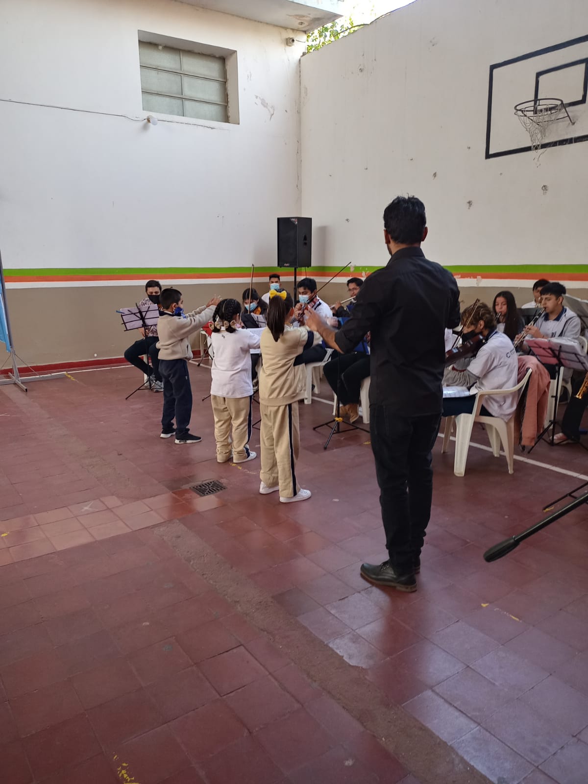 La Orquesta Juvenil del Ministerio de Educacion se presento en el Colegio Rodolfo Senet1