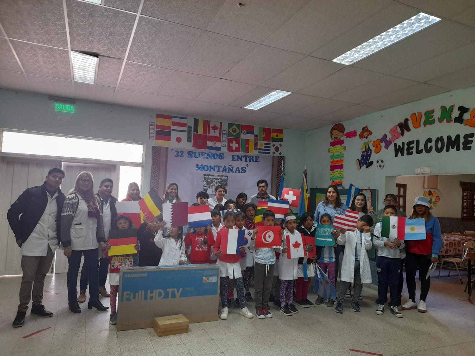 La comunidad educativa de la Escuela N425 de Papachacra recibió el premio del concurso Mi Escuela es Mundial