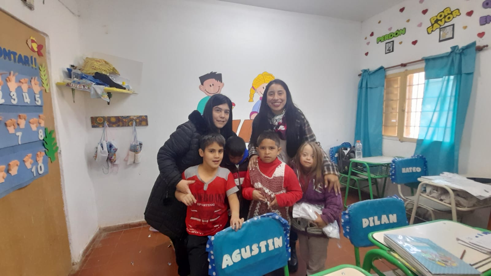 Actividades y entrega de elementos en la Escuela de Educación Especial N9 de La Paz4