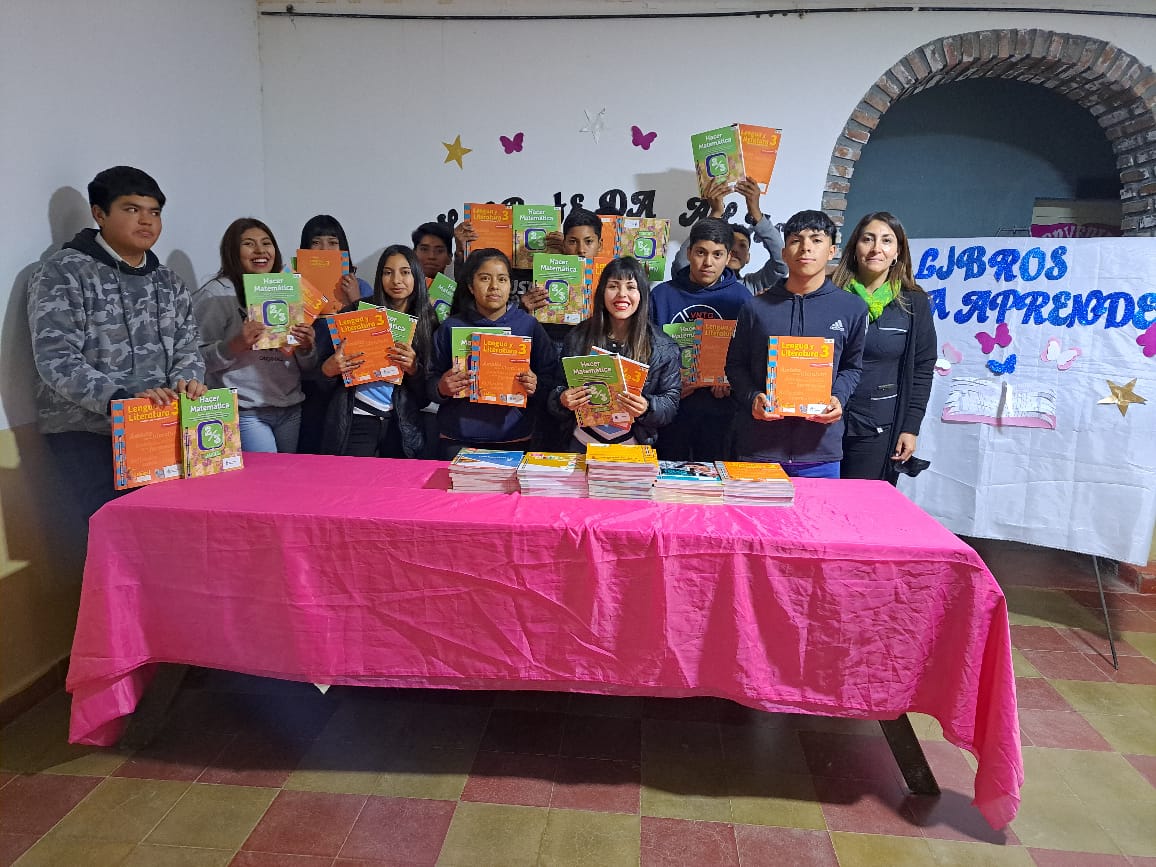 Más de 15 mil libros del programa Libros para Aprender llegaron a las escuelas secundarias de Catamarca5