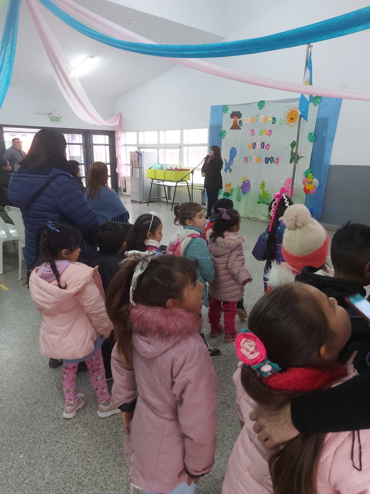 Niños y docentes celebraron la vuelta a clases con las refacciones del Jardín de Infantes Nuclearizado N251