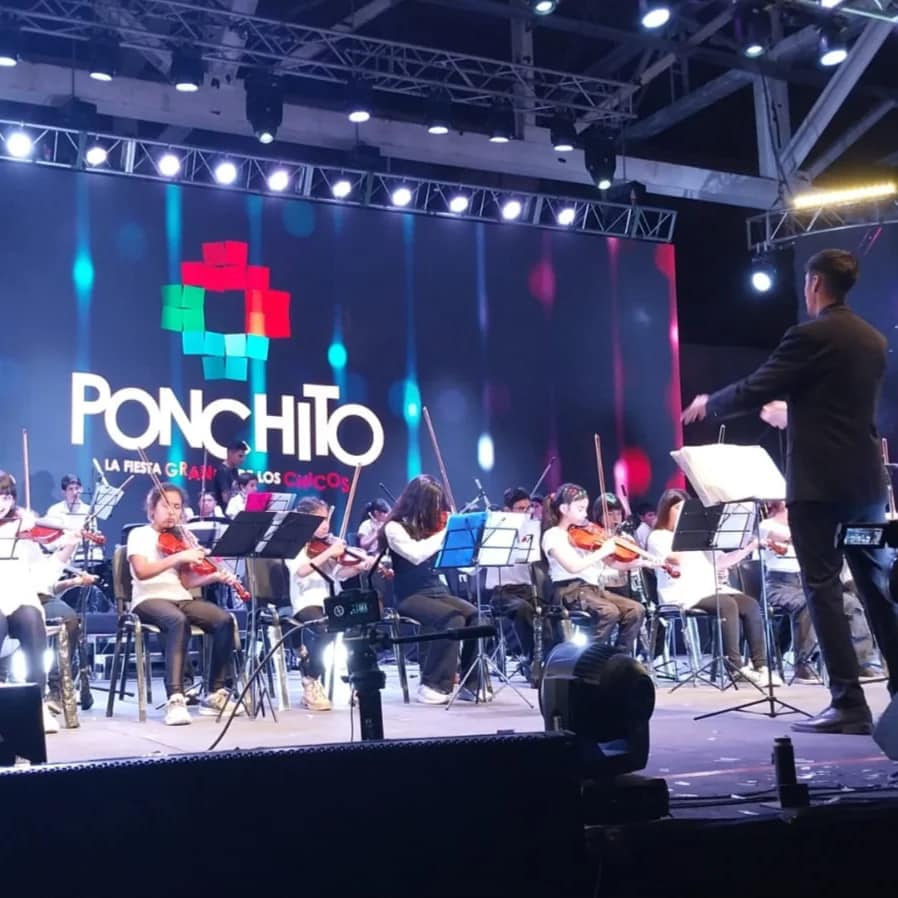 Gran presentacion de la orquesta del Ministerio de Educacion en el Ponchito2