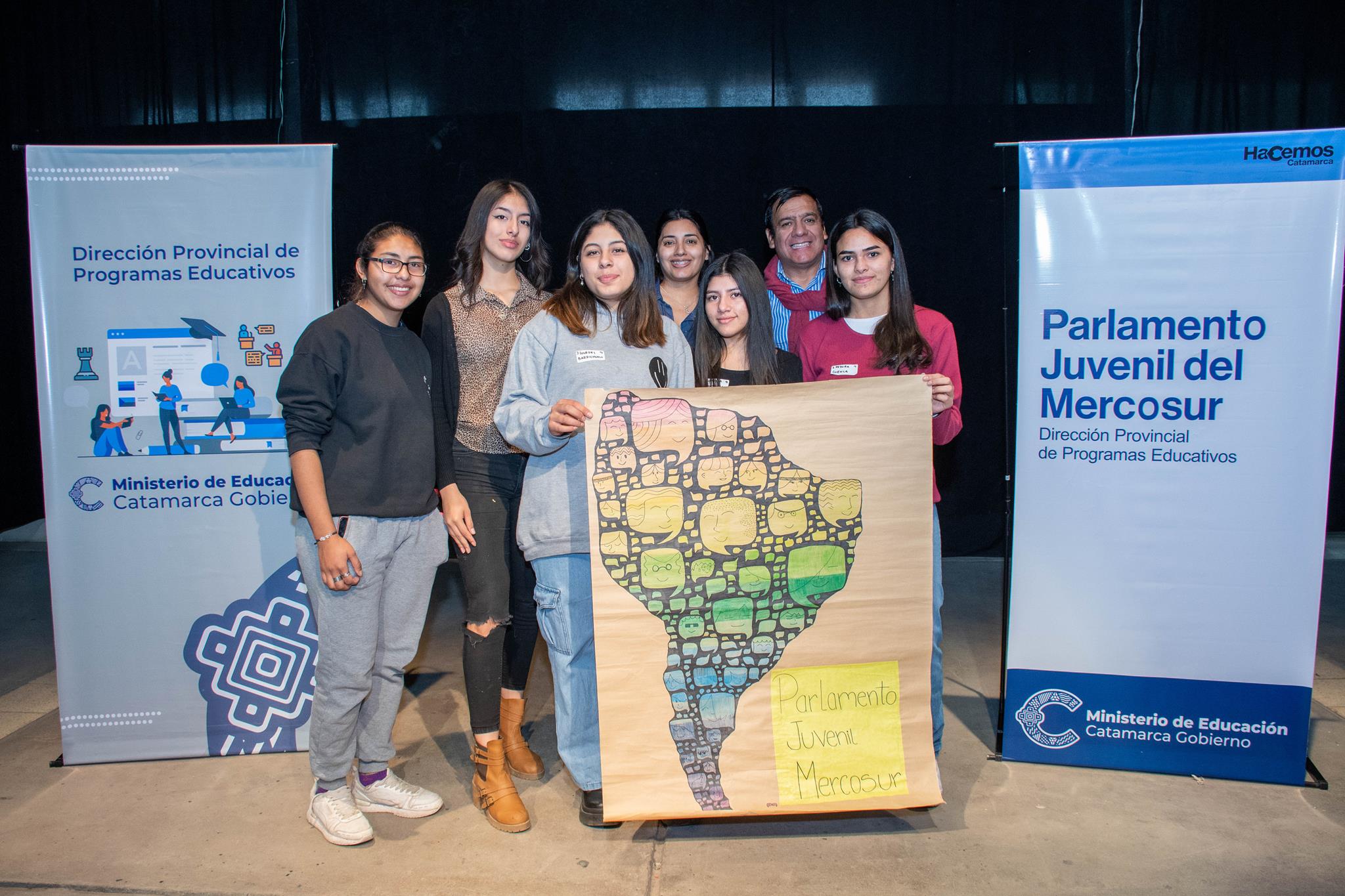 Educación realizó el Encuentro Provincial de Parlamento Juvenil del Mercosur con alumnos y docentes de varios departamentos29