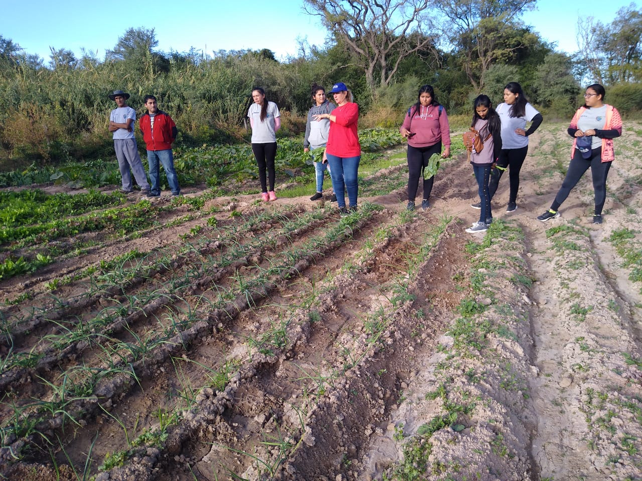 Alumnos de la Escuela de Educación Especial N4 participaron de una jornada sobre siembra de hortalizas1