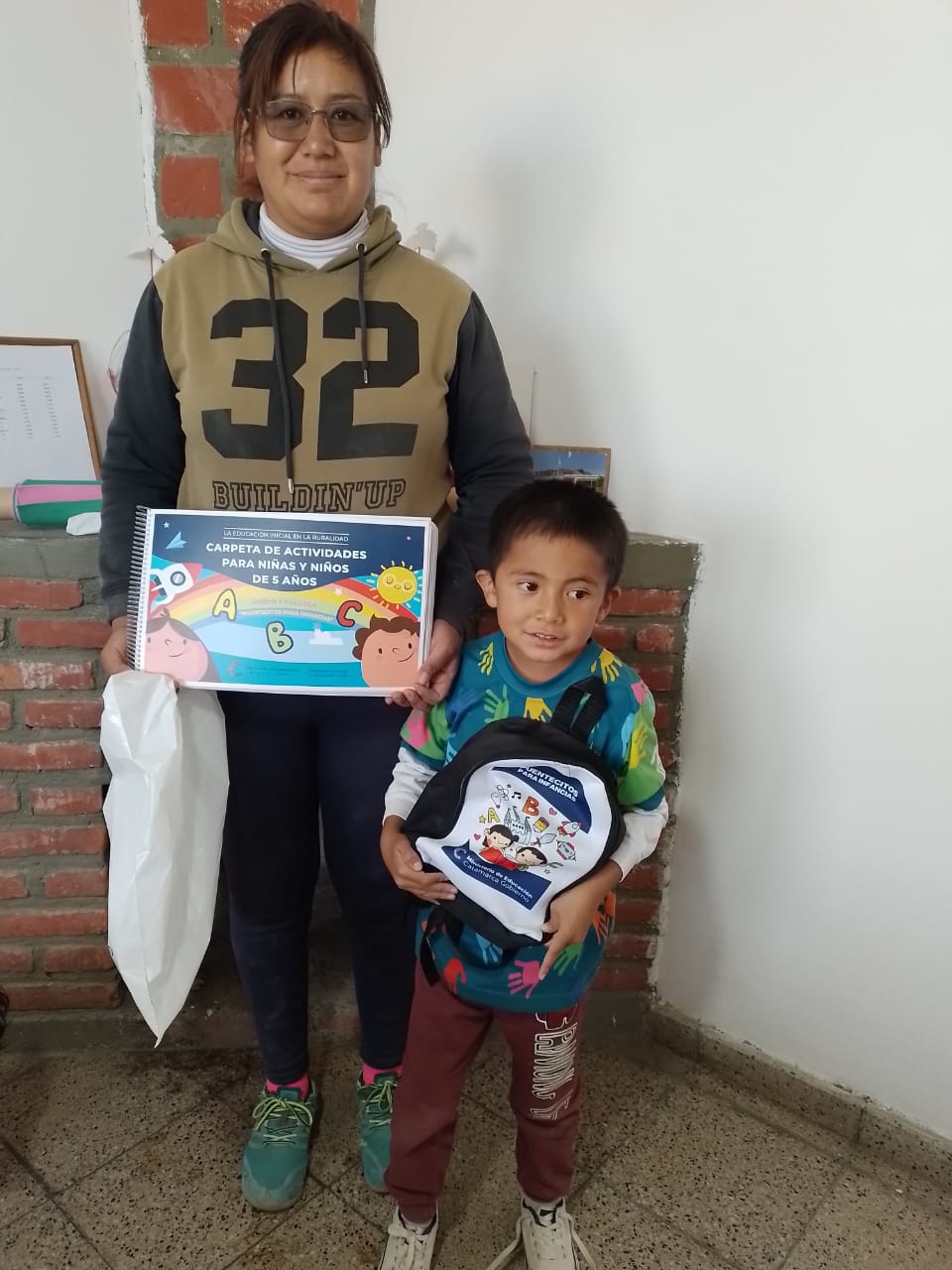 Educación entregó materiales del programa Puentecitos para Infancias en Tinogasta6