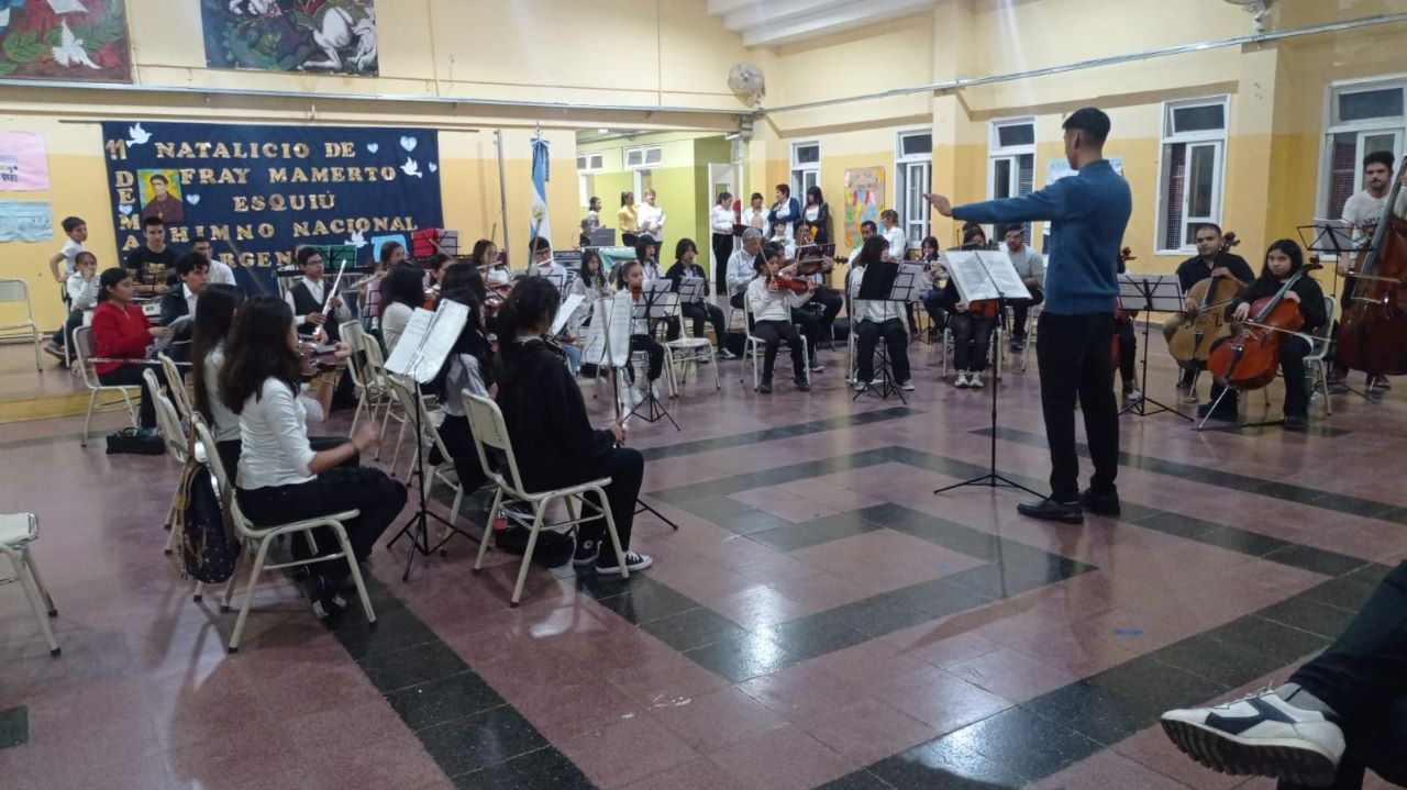 La orquesta Juvenil del Ministerio de Educación participó en acto homenaje a Fray Mamerto Esquiú2