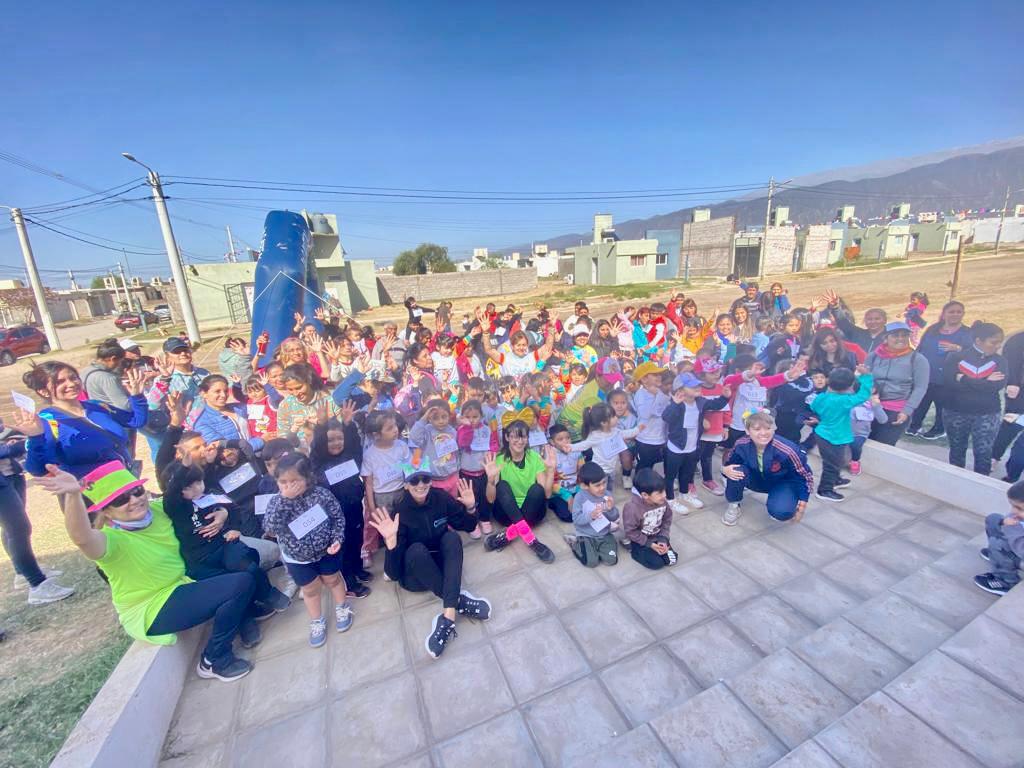 Alumnos de Valle Chico reciben la primavera con la Primera Maraton Infantil2