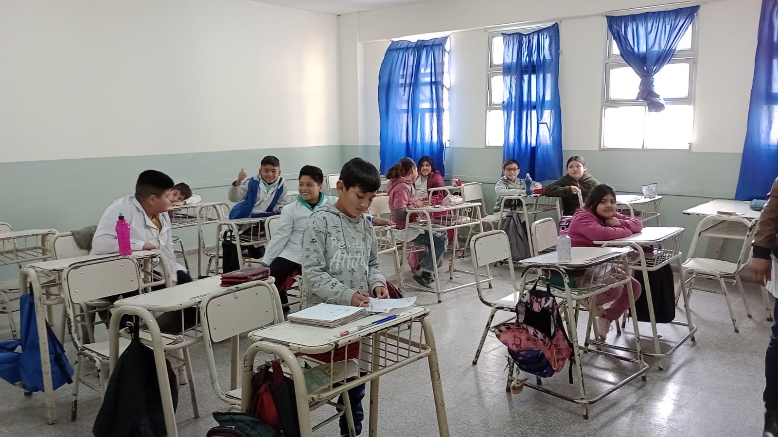 Alumnos de la Escuela Primaria N8 de Banado de Ovanta volvieron a las aulas3