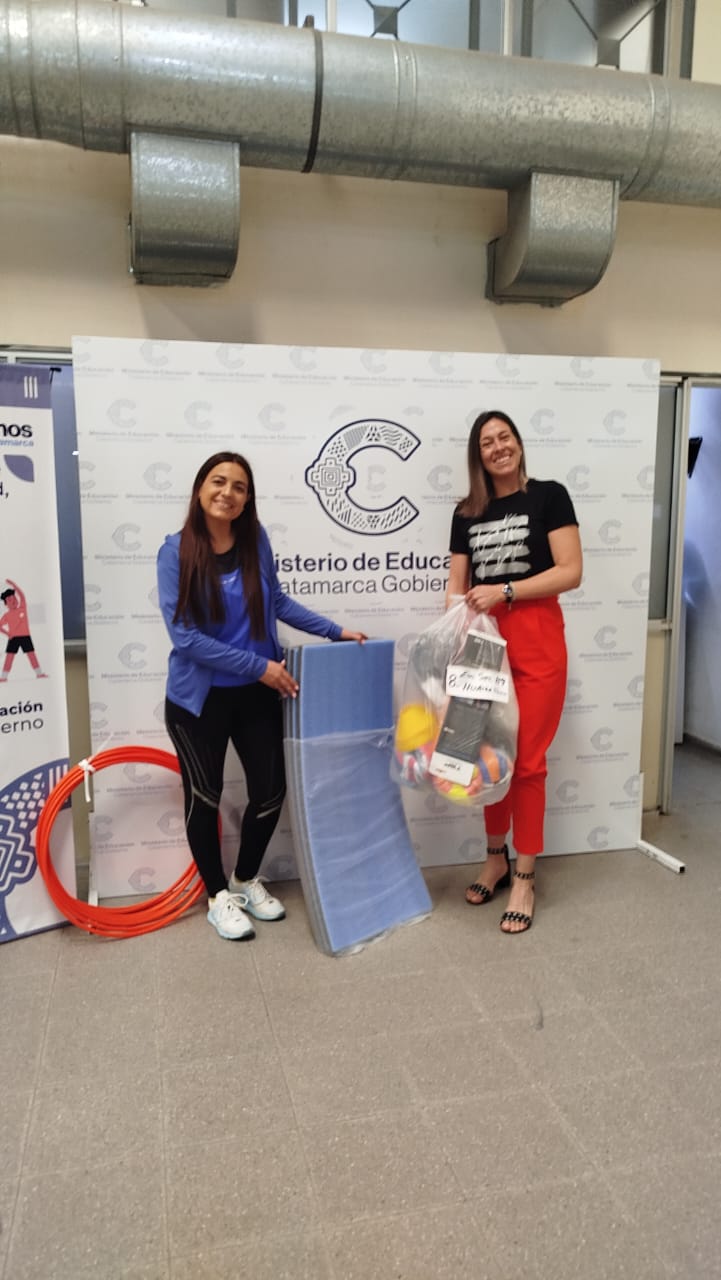Entrega de materiales didácticos deportivos a escuelas de la provincia3