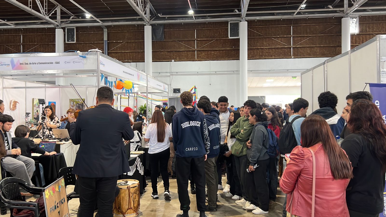 Masiva participación de alumnos y docentes en la ExpoCarreras 20245