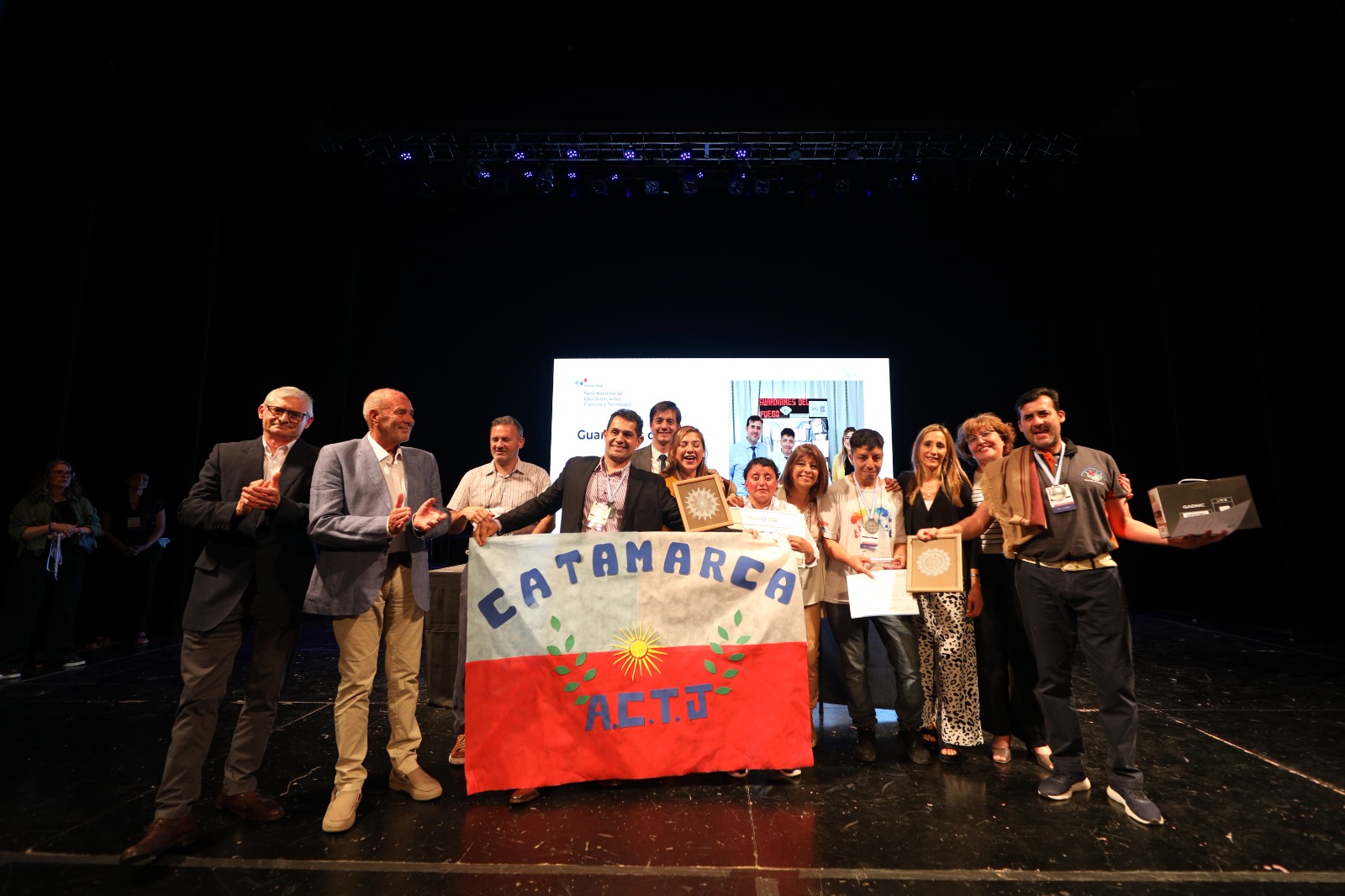Alumnos catamarqueños obtuvieron un primer puesto en la Feria Nacional de Educación Arte Ciencia y Tecnología2