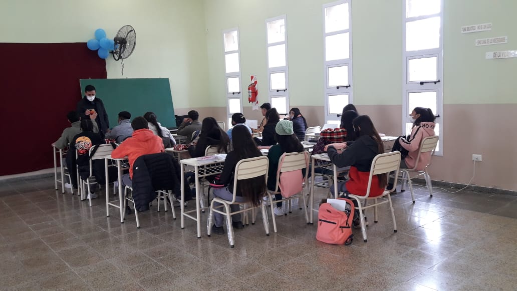 Educacion entrego mobiliario e insumos para calefaccion a escuelas rurales de Catamarca 1