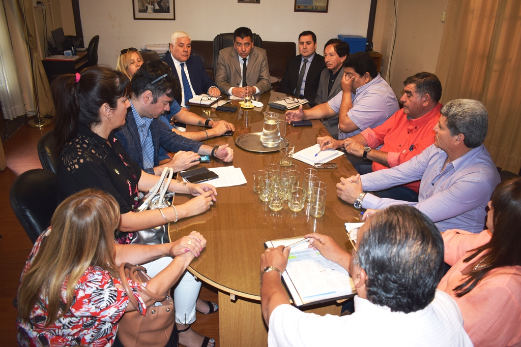 El ministro Gordillo se reunió con los gremios docentes1