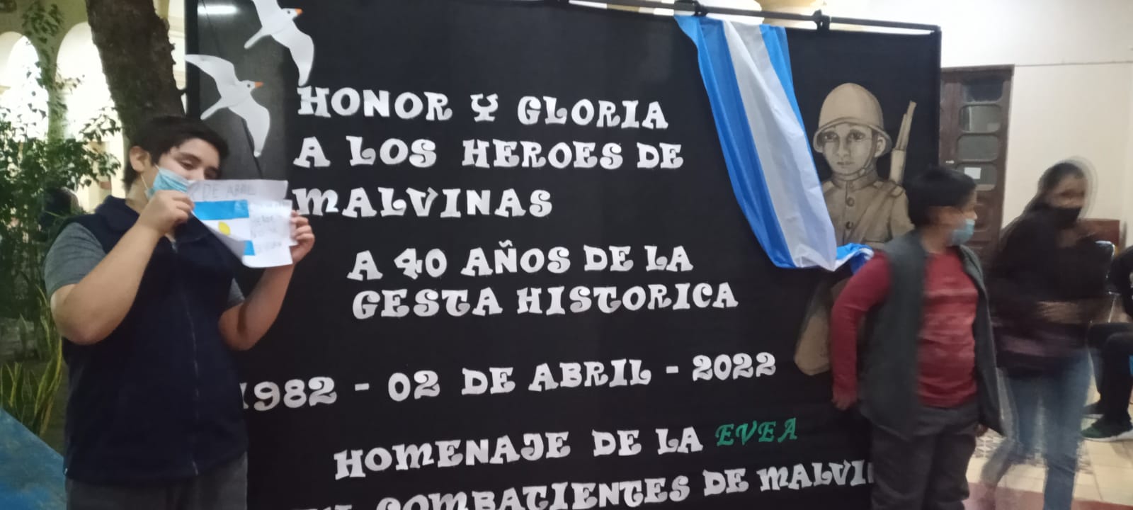 Escuela Vocacional de Educacion Artistica rindio homenaje a los heroes de Malvinas1