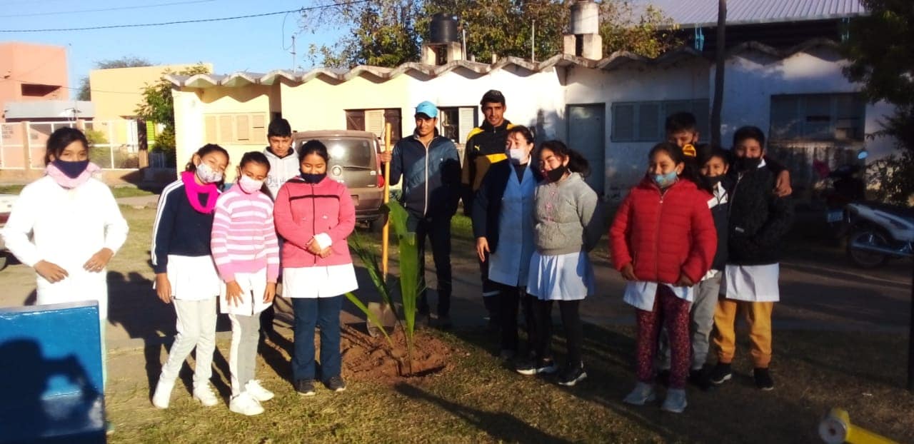 Estudiantes de Colonia de Achalco crearon espacios verdes