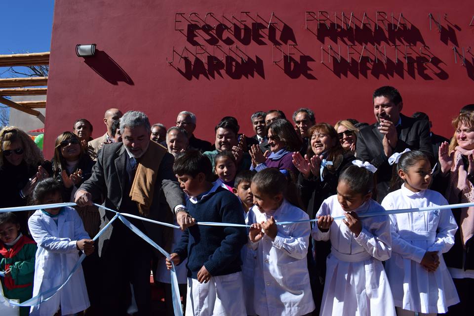 Inauguración escuela de El Eje