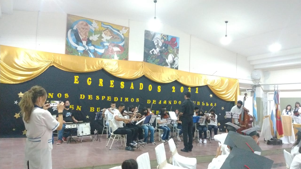 La orquesta infantil y juvenil del Ministerio de Educacion participo en el acto de egresados de la Escuela  N 199 3