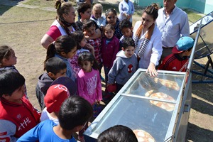 Muestra de Cocina y Calefón Solar en la escuela Nº 245 Prof. Carlos Herrera en El Portezuelo